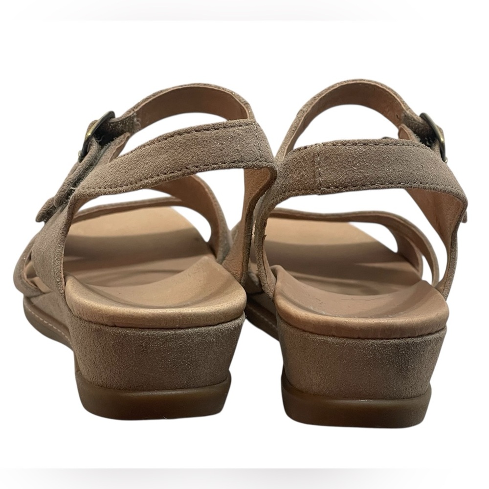 Dansko Angela Tan Metallic Nubuck Strappy Sandals. Open toe, wedge. Size 39 GUC - Picture 6 of 10